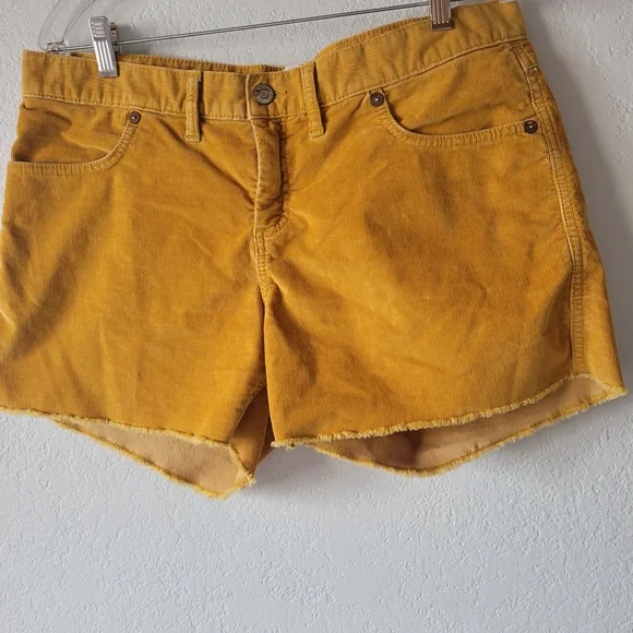 Gap Women's Courduroy Shorts Size 12 - Picture 1 of 9